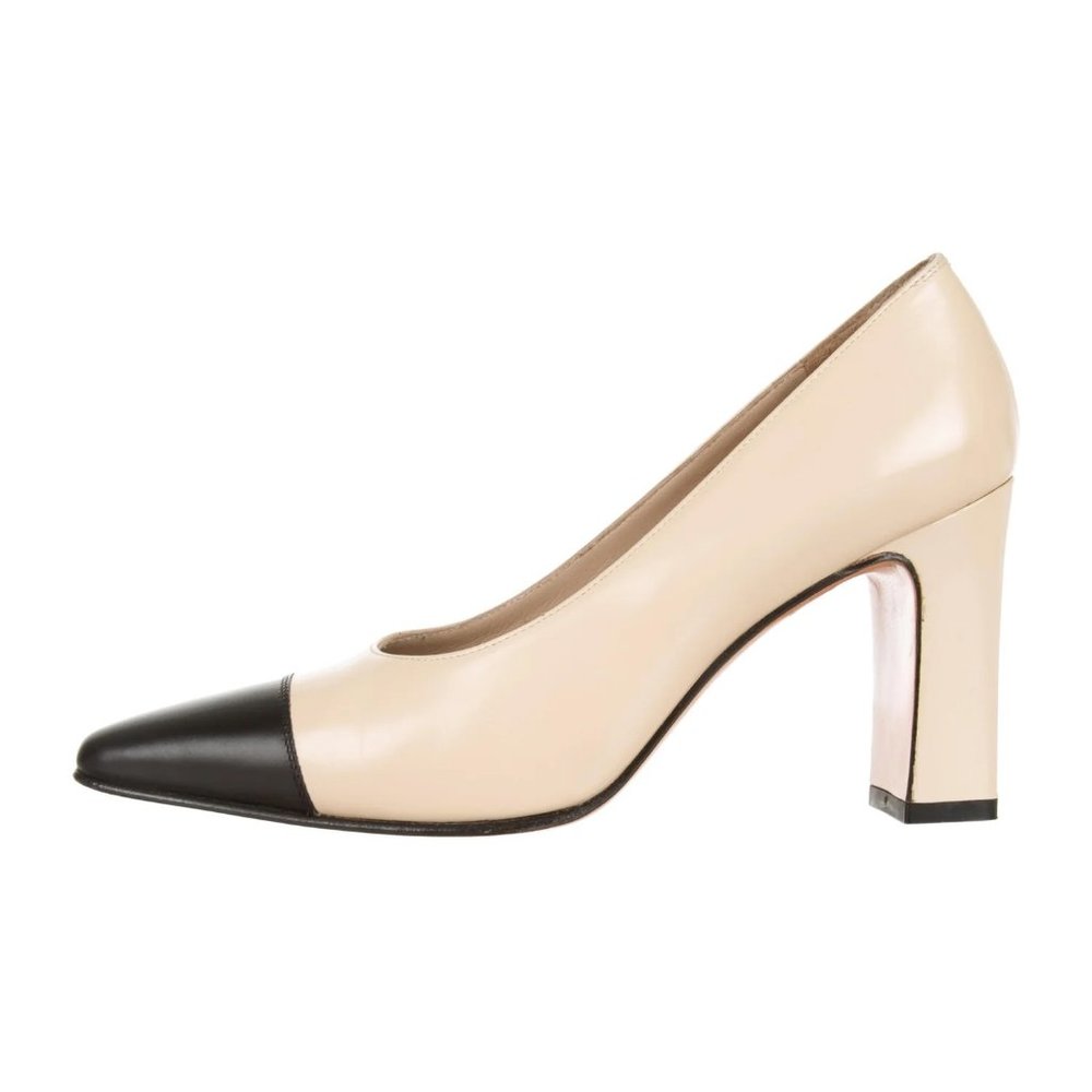 SALVATORE FERRAGAMO Cap-Toe Leather Pumps